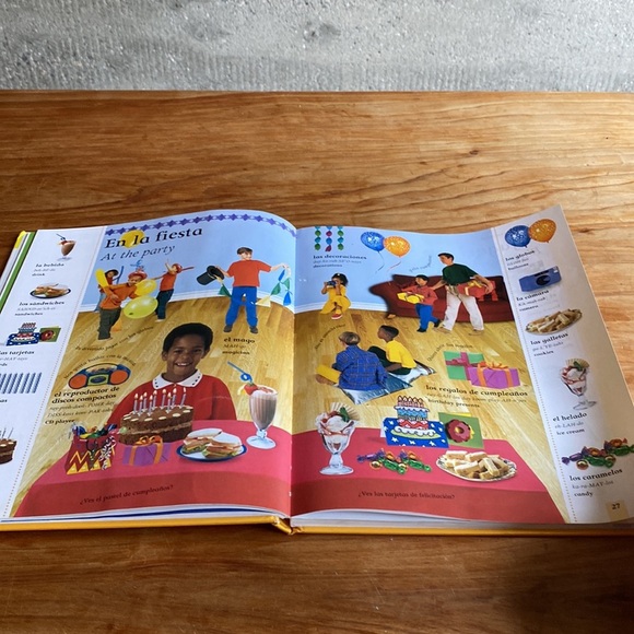 DK Spanish English Picture Dictionary - Picture 3 of 5